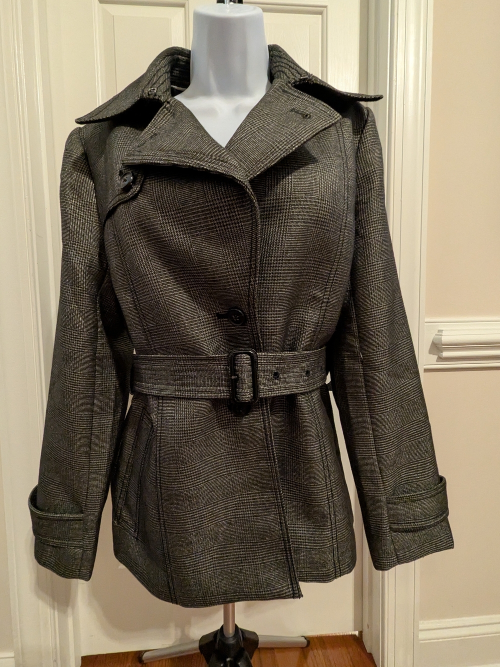 Banana Republic Gray Houndstooth Plaid Belted Short Trench Coat